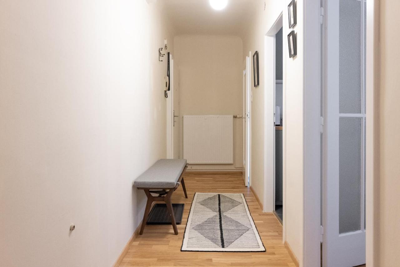 Appartement Chic 1-bed By Canal Walk To Historic Centre *